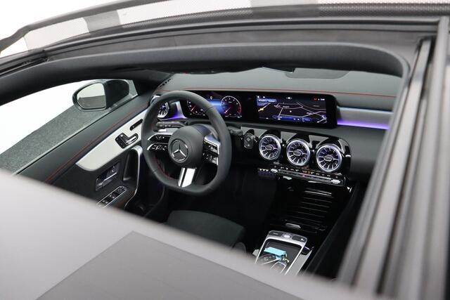 Mercedes-Benz CLA-KLASSE Shooting Brake 200 AMG Line | Premium Plus | Night Pakket | Panoramadak | Dodehoekassistent | Head-up Display | MULTIBEAM LED Koplampen | 360° Camera | Elektrisch Verstelbare Voorstoelen + Memory | Sfeerverlichting | Stoelverwarming | Showmodel