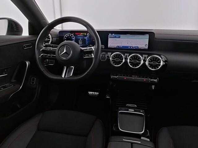 Mercedes-Benz CLA-KLASSE Shooting Brake 250 e AMG Plug-In Hybride | AMG Line Premium | Night Pakket | Panorama Schuif-Kanteldak | 11 kw Laden | Stuur en Stoelverwarmig | Inclusief 24 maanden MB Certified garantie voor Europa.