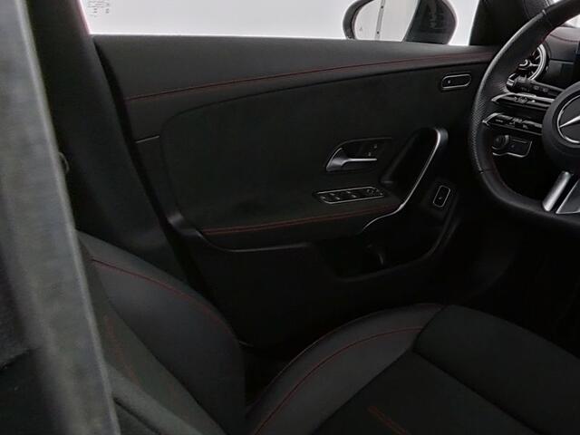 Mercedes-Benz CLA-KLASSE Shooting Brake 250 e AMG Plug-In Hybride | AMG Line Premium | Night Pakket | Panorama Schuif-Kanteldak | 11 kw Laden | Stuur en Stoelverwarmig | Inclusief 24 maanden MB Certified garantie voor Europa.