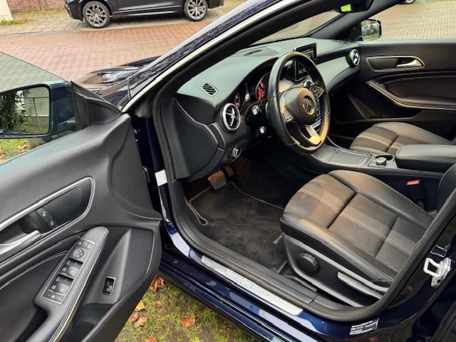 Mercedes-Benz CLA-KLASSE 180/AUTOMAAT/NAV/XEN/LED/HLEER