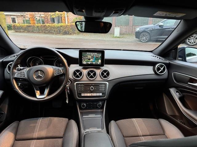 Mercedes-Benz CLA-KLASSE 180/AUTOMAAT/NAV/XEN/LED/HLEER