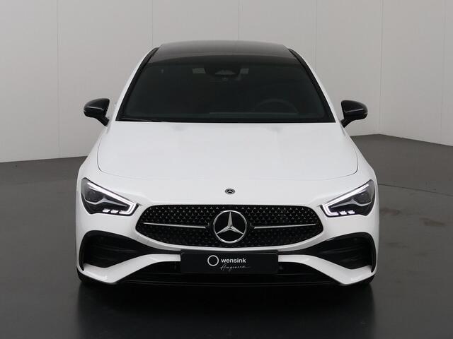 Mercedes-Benz CLA-KLASSE 180 AMG Line | Panoramadak | Sfeerverlichting | Nightpakket | Stoelverwarming | Multimedia Systeem Groot |