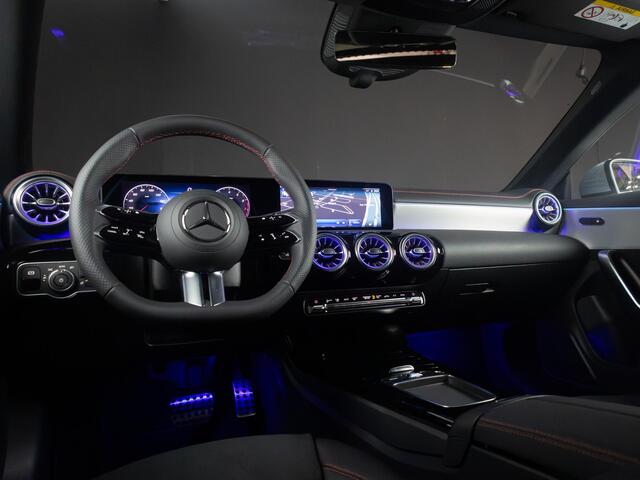 Mercedes-Benz CLA-KLASSE Coupé 180 Star Edition AMG Line Panorama dak