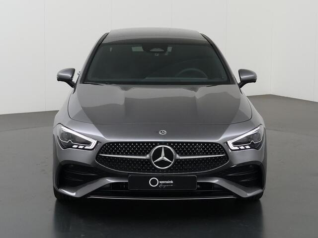 Mercedes-Benz CLA-KLASSE 180 Business Solution AMG | Rijassistentie pakket plus | Winter pakket | Burmester | Panorama dak | Techniek pakket | Trekhaak | Head-Up Display |