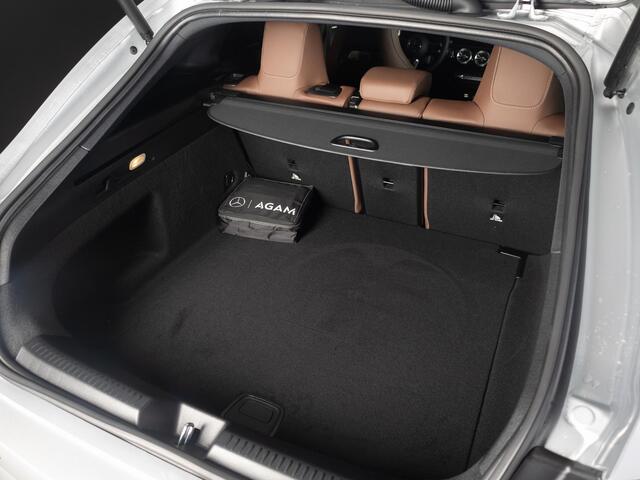 Mercedes-Benz CLA-KLASSE Shooting Brake 200 AMG Line Panorama dak | Trekhaak