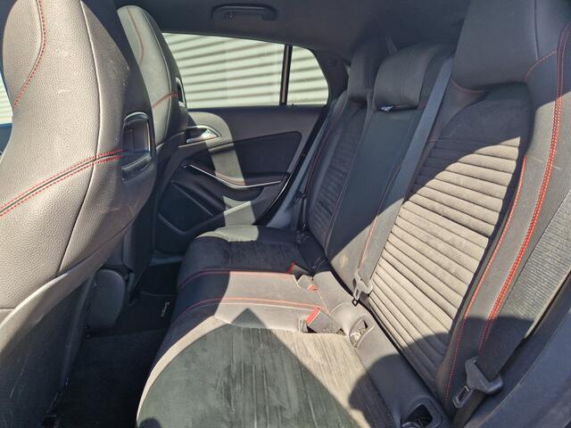 Mercedes-Benz CLA-KLASSE Shooting Brake 180 Business Solution AMG Night Upgrade | Nieuw Binnen! | Panorama | Automaat | Stoelverwarming