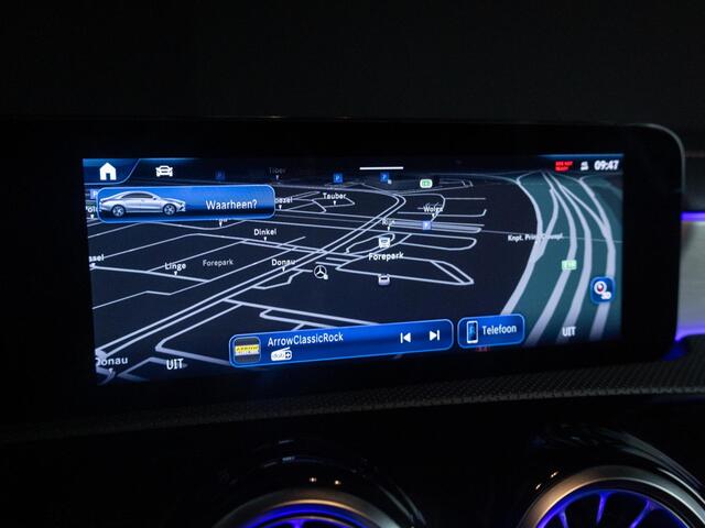 Mercedes-Benz CLA-KLASSE Coupé 180 AMG Line Premium | Panorama dak