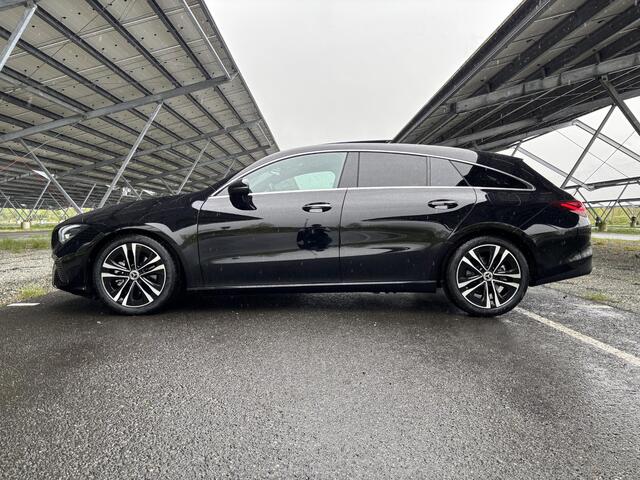 Mercedes-Benz CLA-KLASSE 180 Star Edition Luxury Line | Panoramadak | Getint glas | Sfeerverlichting | Widescreen | Stoelverwarming |