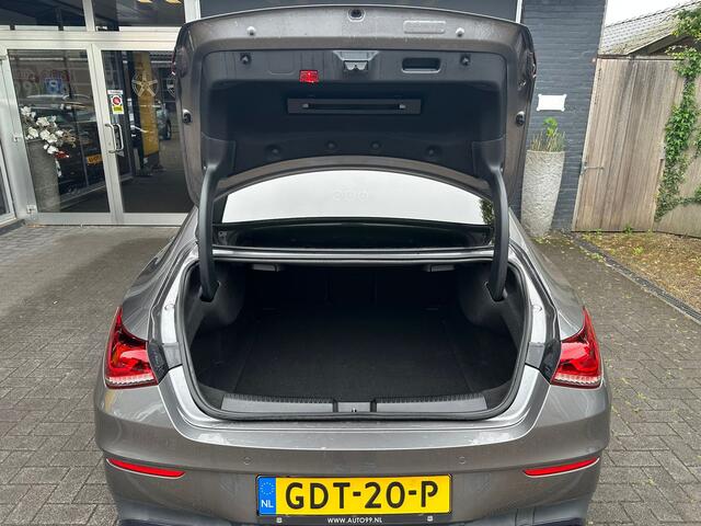 Mercedes-Benz CLA-KLASSE 180 Business Solution AMG SFEER / BURMESTER / STOELVERWARMING