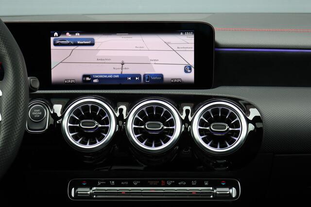 Mercedes-Benz CLA-KLASSE Shooting Brake 250 e AMG Line Aut8 | Facelift | Panoramadak | Distronic Pro | Verwarmd Stuurwiel | Widescreen | Keyless Go | Surround Camera | Multibeam LED |