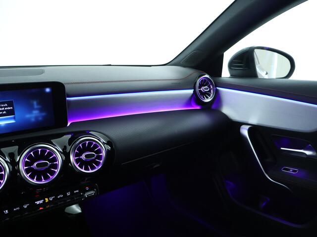 Mercedes-Benz CLA-KLASSE Shooting Brake 180 AMG AMG Line | 19 Inch AMG velegen | Achteruitrijcamera. Inclusief 24 maanden MB Certified garantie voor Europa.