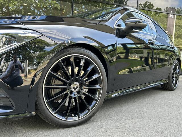 Mercedes-Benz CLA-KLASSE Shooting Brake 200 AMG // Panoramadak // Sfeerverlichting // Privacy Glas // 19" Velgen // Carplay // Augmented Reality