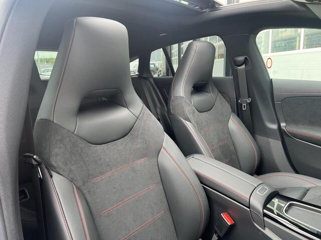 Mercedes-Benz CLA-KLASSE Shooting Brake 180 Star Edition AMG LIMITED | Night Pakket | Panoramadak | Trekhaak | Apple CarPlay | Android Auto | Sfeerverlichting | Stoelverwarming | Achteruitrijcamera | Parkeersensoren | Elektrisch inklapbare buitenspiegels