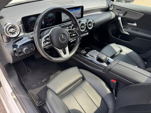 Mercedes-Benz CLA-KLASSE Shooting Brake 200 Business Solution Luxury*LED*Panorama*