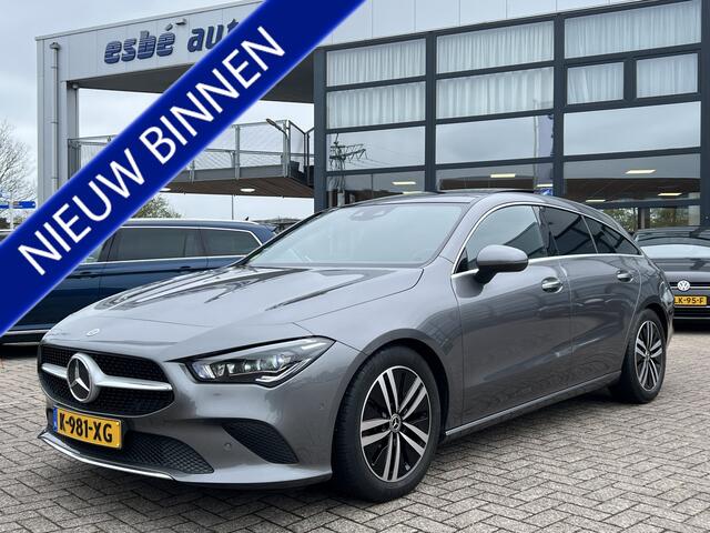 Mercedes-Benz CLA-KLASSE Shooting Brake 180 D 2.0 Automaat Business Solution Luxury Navigatie Trekhaak Panoramadak Elek. Stoelen Leer Stoelverwarming DAB Keyless Getint Glas NL Auto BTW