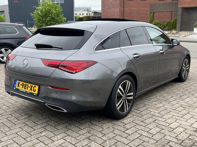 Mercedes-Benz CLA-KLASSE Shooting Brake 180 D 2.0 Automaat Business Solution Luxury Navigatie Trekhaak Panoramadak Elek. Stoelen Leer Stoelverwarming DAB Keyless Getint Glas NL Auto BTW