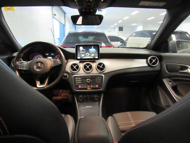 Mercedes-Benz CLA-KLASSE Shooting Brake 200 OrangeArt Edition Automaat