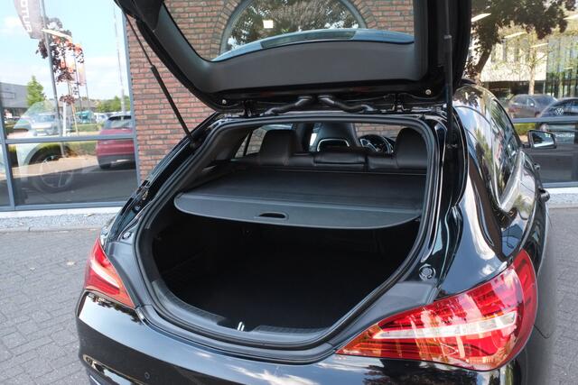 Mercedes-Benz CLA-KLASSE Shooting Brake 180 Business Solution AMG Panoramadak