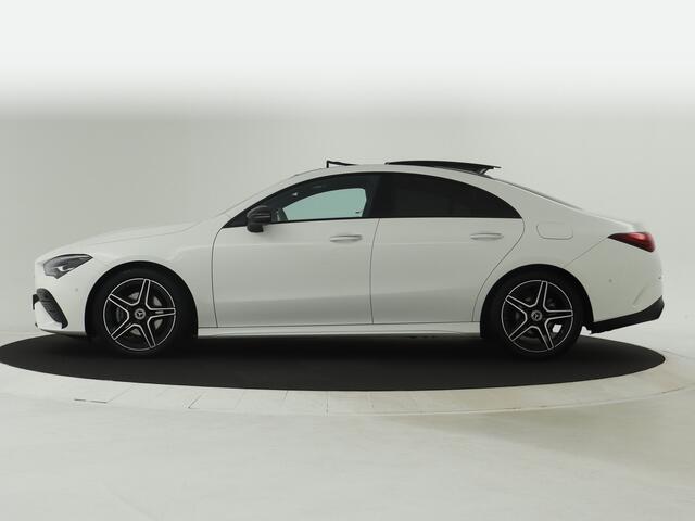 Mercedes-Benz CLA-KLASSE 180 Star Edition AMG Line | Nightpakket | KEYLESS GO-comfortpakket | Parkeerpakket met achteruitrijcamera | USB pakket plus | Dodehoekassistent | Sfeerverlichting | Draadloos oplaadsysteem voor Smartphone |