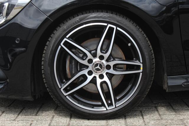Mercedes-Benz CLA-KLASSE 250 Business *Automaat*Night pakket/Navigatie/Climate control/Parkeersensoren rondom/Cruise control/Stoelverwarming/Bluetooth/18'' Lichtmetalen velgen.