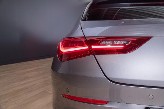 Mercedes-Benz CLA-KLASSE Shooting Brake 180 Luxury Line Panorama dak | Trekhaak