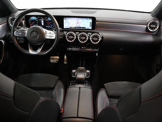 Mercedes-Benz CLA-KLASSE Shooting Brake 220 Advantage | AMG | Widescreen | Achteruitrijcamera | Apple Carplay |