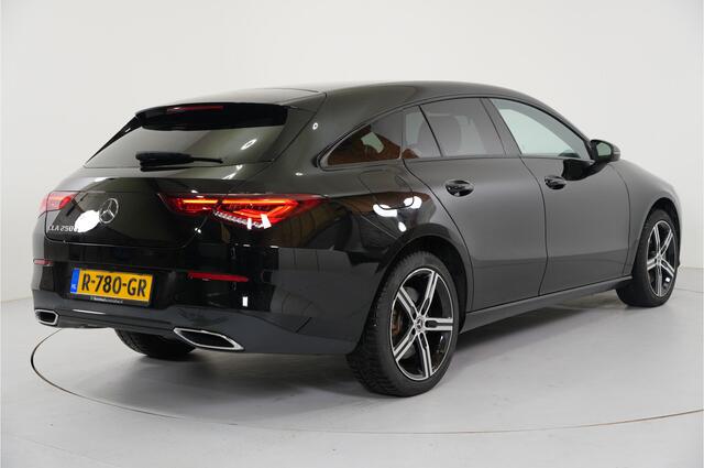 Mercedes-Benz CLA-KLASSE Shooting Brake 250 e Progressive | Trekhaak | Ambient | LED | Camera |