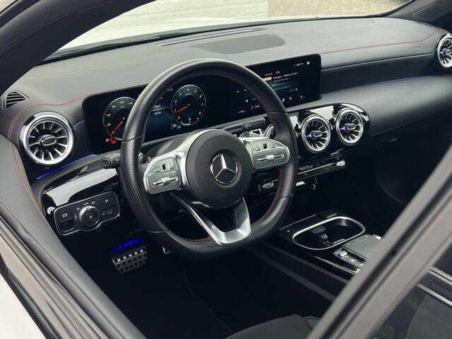 Mercedes-Benz CLA-KLASSE Shooting Brake 180 AMG | Night | Sfeerverlichting | Pano | Camera