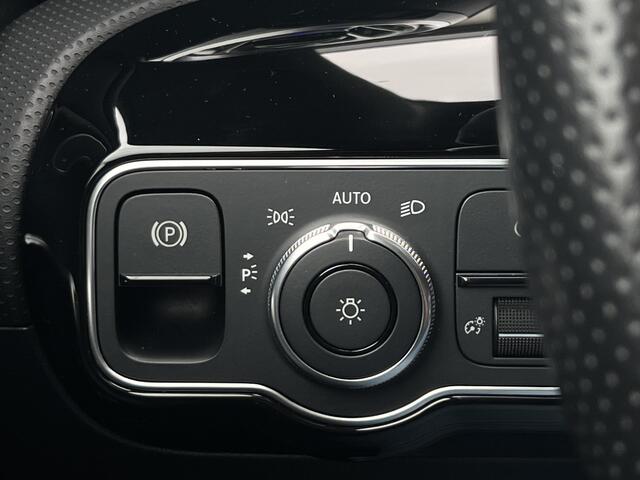 Mercedes-Benz CLA-KLASSE Shooting Brake 180 AMG | Night | Sfeerverlichting | Pano | Camera