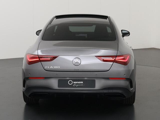 Mercedes-Benz CLA-KLASSE 180 Business Solution AMG | Panoramaschuifdak | AMG Line Plus | Nightpakket | Head-Up | Dodehoekassistent