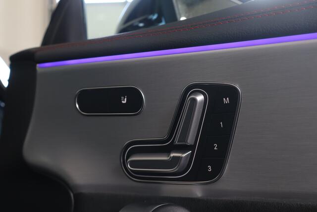 Mercedes-Benz CLA-KLASSE 200 Business Solution AMG NL-Auto!! Pano I Elek.Stoelen I Key-Less