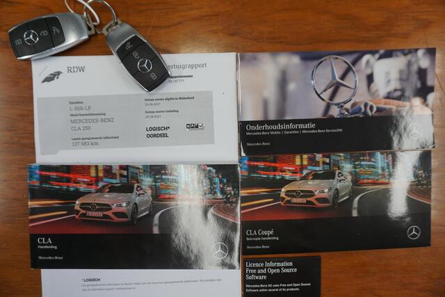 Mercedes-Benz CLA-KLASSE 250 225PK/Led-Matrix/18Inch./Sportstoelen Leer/ Dealeronderhouden