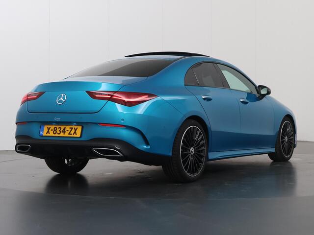 Mercedes-Benz CLA-KLASSE 180 AMG Line | Panoramadak| Night | Parkeercamera | 19" lichtmetalen velgen | Stoelverwarming | Keyless Go |