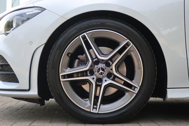 Mercedes-Benz CLA-KLASSE 180 AMG LINE, Navi, Apple Carplay/ Android Auto, LED, etc.