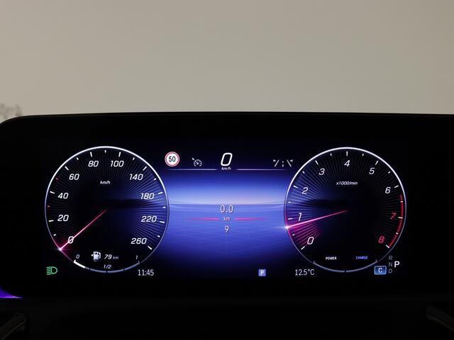 Mercedes-Benz CLA-KLASSE Shooting Brake 180 Star Edition Luxury Line | Trekhaak | USB pakket plus | Sfeerverlichting | Verwarmde stoelen vooraan | Parkeerpakket met achteruitrijcamera | KEYLESS GO-comfortpakket | Draadloos oplaadsysteem voor smartphone |