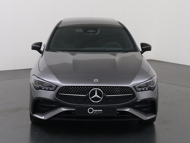 Mercedes-Benz CLA-KLASSE 250e Shooting Brake Business Solution AMG | Panoramaschuifdak | Nightpakket | 19 inch AMG-velgen| Verwarmde stoelen | Sfeerverlichting | LED koplampen |