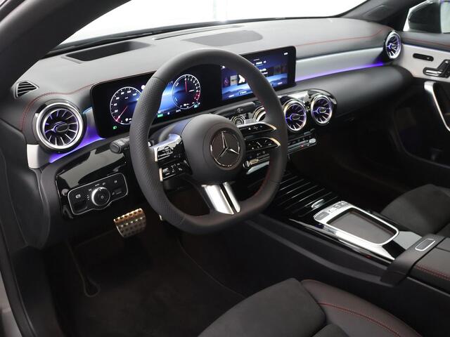 Mercedes-Benz CLA-KLASSE 250e Shooting Brake Business Solution AMG | Panoramaschuifdak | Nightpakket | 19 inch AMG-velgen| Verwarmde stoelen | Sfeerverlichting | LED koplampen |
