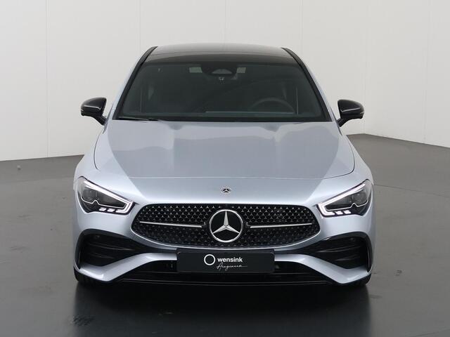 Mercedes-Benz CLA-KLASSE 180 Business Solution AMG | Panoramaschuifdak | AMG Line Plus | Head-up display | Nightpakket | 360° camera | Dodehoekassistent |