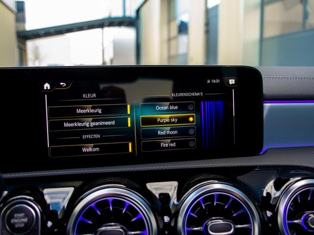 Mercedes-Benz CLA-KLASSE 180 AMG Line | Pano | Adaptieve Cruise | Camera