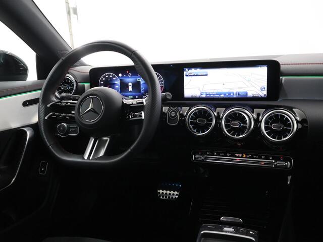 Mercedes-Benz CLA-KLASSE Shooting Brake 250e Star Edition AMG Line | Panorama schuifdak | MULTIBEAM LED | Nightpakket | Sfeerverlichting | Multispaak Velgen