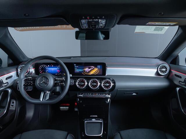 Mercedes-Benz CLA-KLASSE Shooting Brake 180 Star Edition LIMITED Panorama dak | Trekhaak