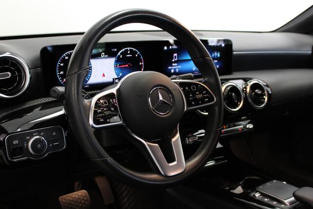 Mercedes-Benz CLA-KLASSE Shooting Brake 180 d Business Solution | DAB | PDC-V/A | TREKHAAK | NAVI | E-KLEP | CLIMA | CRUISE | 16'LMV | CAMERA |