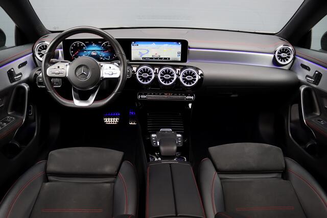 Mercedes-Benz CLA-KLASSE 180 AMG Line Aut7 | Panoramadak | Memory | Sfeerverlichting | Camera | Advanced Sound System | Keyless Go | Zitcomfortpakket | Cruise Control | Multibeam LED |