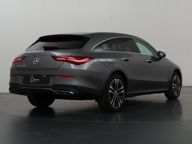 Mercedes-Benz CLA-KLASSE Shooting Brake 250e Star Edition | Easypack - achterklep | Keyless go | Achteruitrijcamera | Stoelverwarming | Sfeerverlichting |