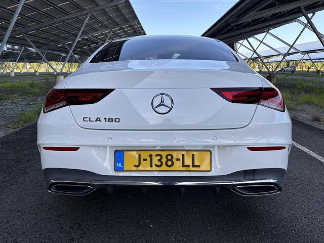 Mercedes-Benz CLA-KLASSE 180 Business Solution AMG | Sfeerverlichting | Widescreen | Apple carplay | Parkeercamera | Stoelverwarming |