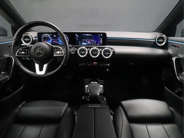 Mercedes-Benz CLA-KLASSE Shooting Brake 180 Business Solution Luxury [AUTOMATISCHE ACHTERKLEP, CAMERA, PDC 360, CRUISE CONTROL, FLIPPERS, SFEERVERLICHTING, BLUETOOTH TELEFOON, AUTOMATISCHE AIRCONDITIONING, NIEUWSTAAT]
