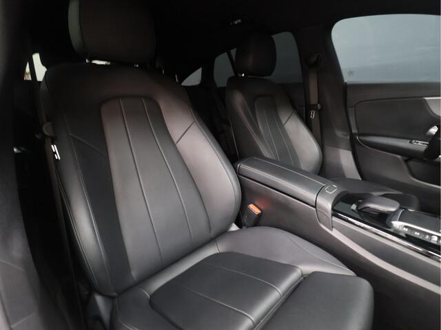 Mercedes-Benz CLA-KLASSE Shooting Brake 180 Business Solution Luxury [AUTOMATISCHE ACHTERKLEP, CAMERA, PDC 360, CRUISE CONTROL, FLIPPERS, SFEERVERLICHTING, BLUETOOTH TELEFOON, AUTOMATISCHE AIRCONDITIONING, NIEUWSTAAT]