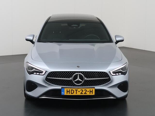 Mercedes-Benz CLA-KLASSE 180 Shooting Brake Star Edition Luxury line | Camera | Panoramadak | Stoelverwarming |