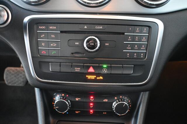 Mercedes-Benz CLA-KLASSE Shooting Brake 200d Brake Automaat Clima Panoramadak Cruise control Camera Memory Inruil mogelijk