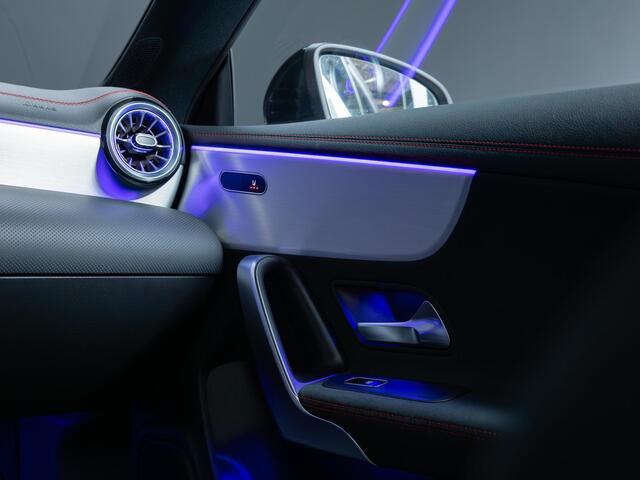 Mercedes-Benz CLA-KLASSE 180 Star Edition AMG Line Panorama dak